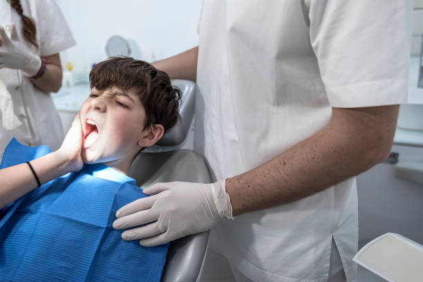 Best Emergency Denture Repair in Country Clu, MO